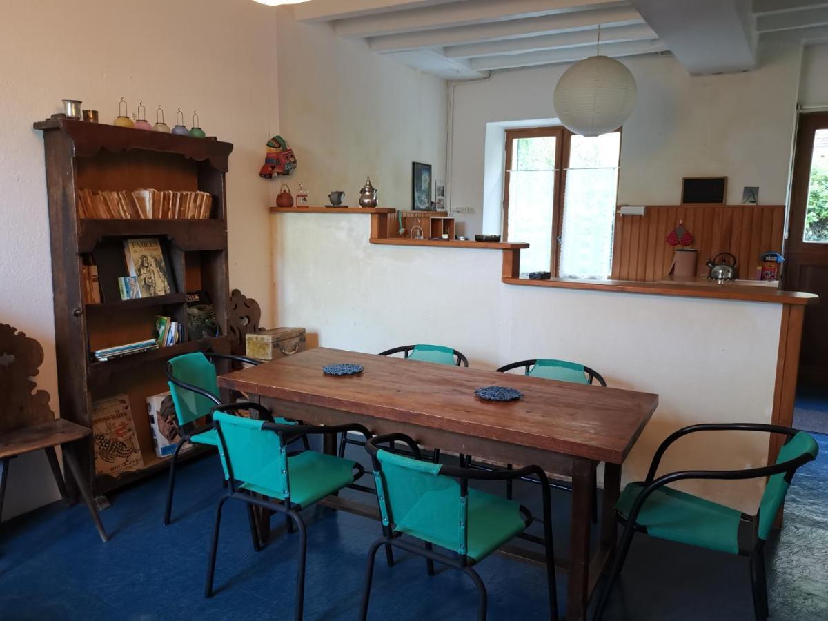 Gite Des Petites Ruelles : Familial Et Chaleureux Troo Exterior photo